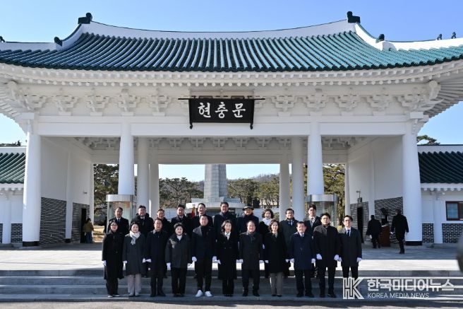 국립서울현충원 참배