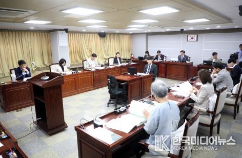 수원특례시의회 복지안전위원회, 조례안 등 안건심사