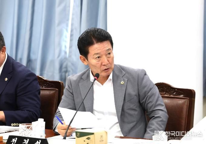 전라남도의회 전경선 도의원, 전남도 의대 설립 방식 변경에 대한 투명성 부족 지적