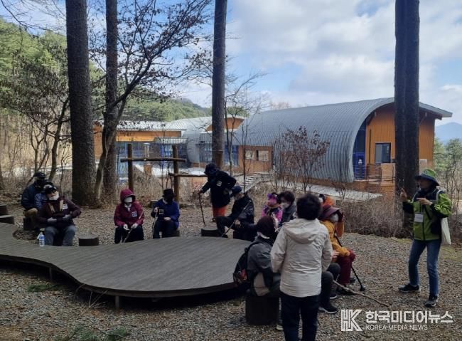가평군, 친환경 숲체험으로 어르신들 활력 충전