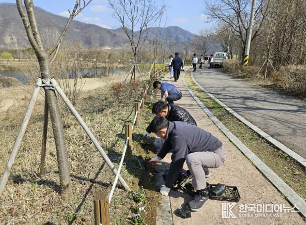 가평군 하수도사업소, 주변 산책로에 예쁜 봄꽃 식재