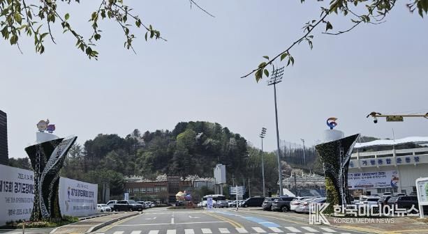 가평군, 경기도종합체육대회 대형 꽃홍보탑 설치