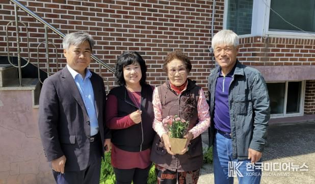 가평군 설악면 지사협, 어버이날 ‘행복꾸러미’ 전달