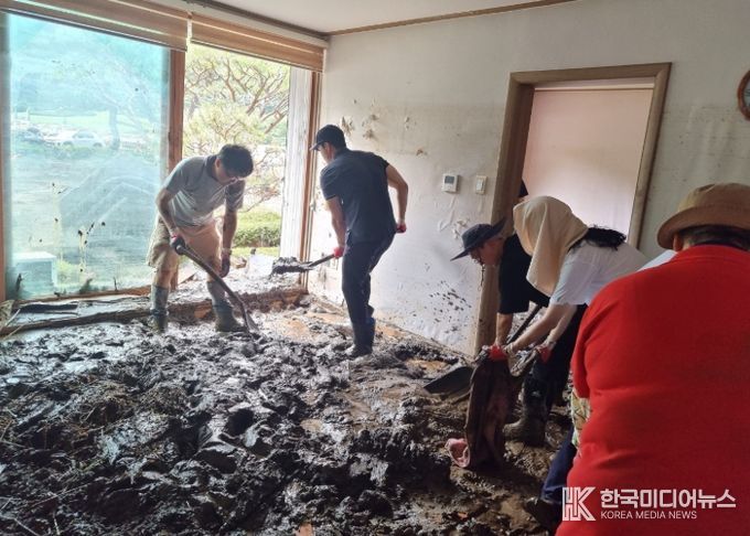 국힘 차세대여성위, 가평 수해복구 ‘구슬땀’