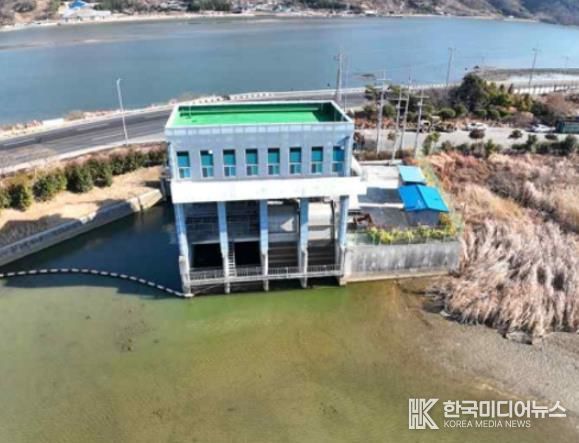 광양시, 옥곡 신금 배수펌프장 제진기 추가 설치…운영 효율 대폭 향상 - 시설관리과(옥곡 신금배수펌프장 제진기 설치).