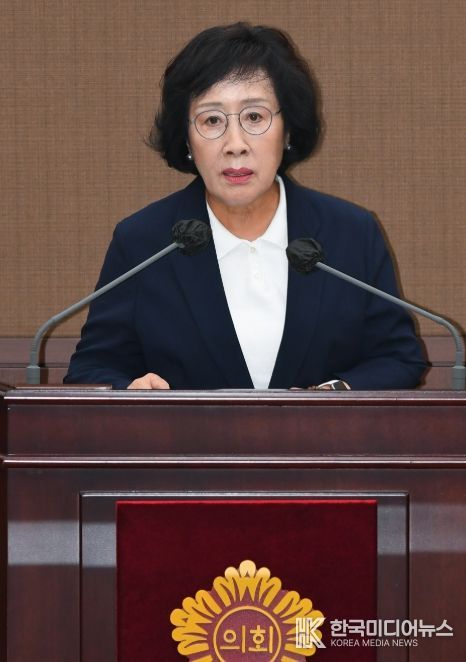 신복자 서울시의원이 8월 29일 제332회 임시회 본회의에서 5분 자유발언을 하고 있다.