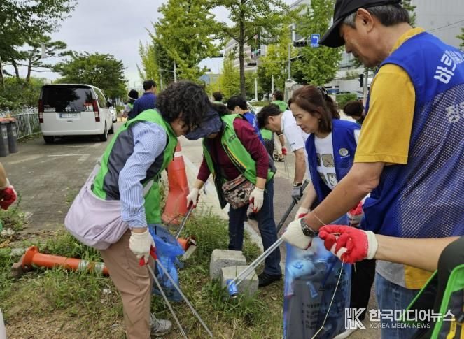 시흥시, 시민과 함께 '대한민국 새 단장' 대청소로 깨끗한 도시환경 조성