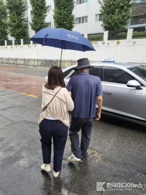 시흥시 신현동 '누구나 돌봄 서비스' 중년 독거 주민에게 새 삶의 희망 선사