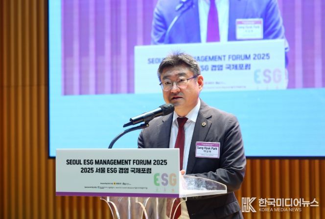 축사 하고 있는 박상혁 교육위원장