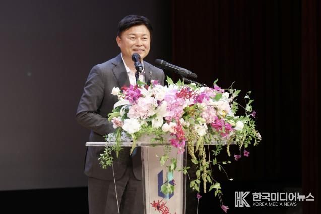 지난 25일, 제29회 노인의 날 기념식에서 조용익 부천시장이 인사말을 전하고 있다.