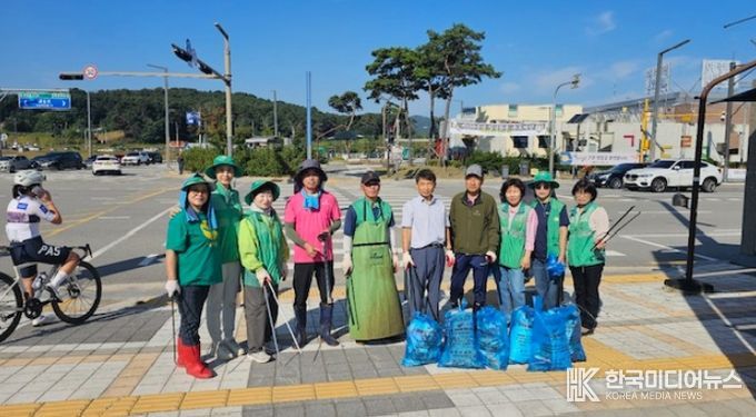 여주시 중앙동 남·여 새마을지도자협의회,가을맞이 환경정화활동 실시