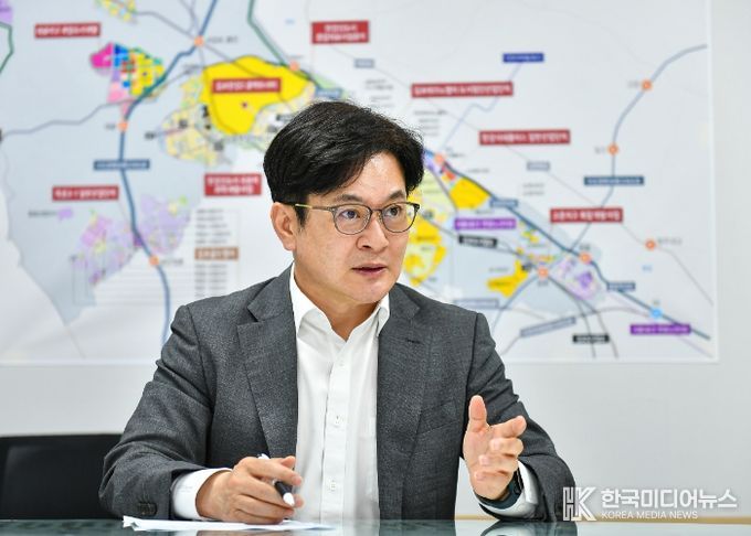 김포시의 교통현안해소에 박차를 가하고 있는 김병수 김포시장