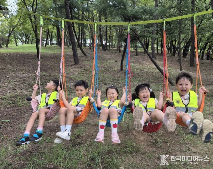 ‘숲속 인형극 및 숲밧줄놀이’운영