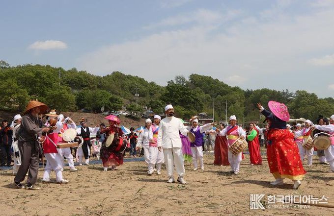 충주시 '목계나루 뱃소리' 택견과 함께 울려 퍼진다!