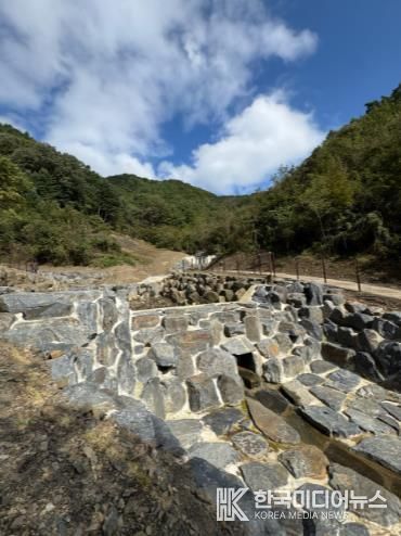완성된 사방댐 시설