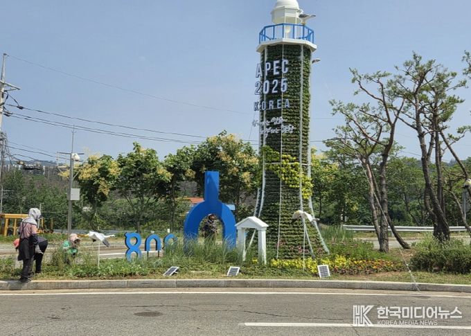 포항경주공항 꽃탑
