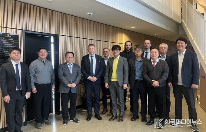 포항시는 지난 21일(현지시각) 덴마크령 페로제도 하우스 오브 인더스트리(House of industry 산업협회)와 전기추진선박 전환과 해양 혁신을 위한 잠정 양해각서*를 체결했다.