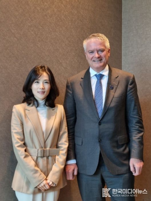 김진아 외교부 제2차관과 마티아스 콜먼(Mathias Cormann) 경제협력개발기구(OECD) 사무총장