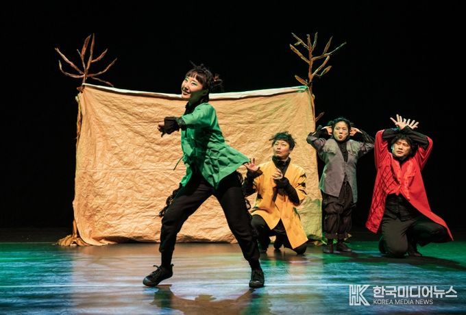 2025년 11월 03일-개굴개굴 고래고래 공연사진