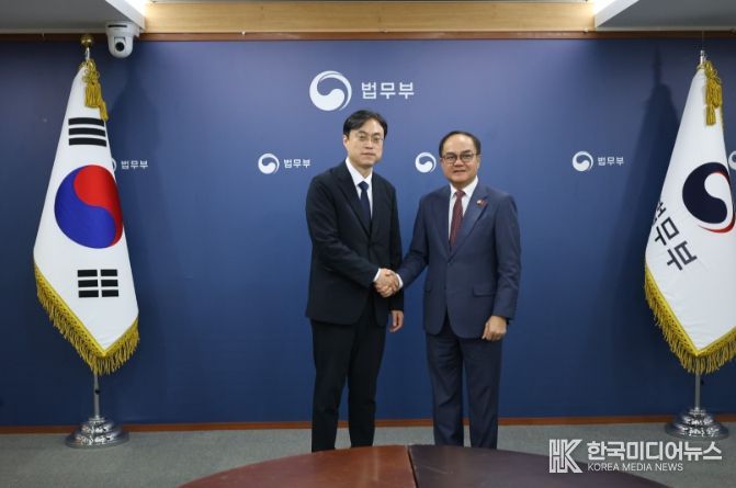 베트남 내무부 차관 면담(법무부 차용호 국적통합정책단장과 부 찐 탕(VU CHEIN THANG) 베트남 내무부 차관)