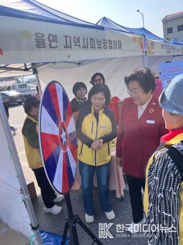 율면 지역사회보장협의체, ‘사계축제’에서 복지 사각지대 해소를 위한 홍보부스 운영