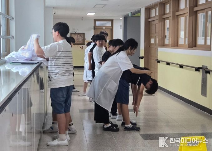 척추측만증 조기검진 현장 사진