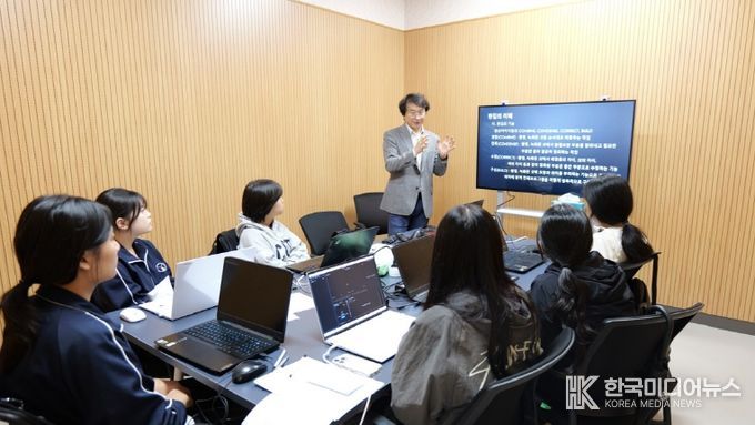 청소년 영상제작 교육 실습 장면