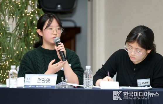 지난 15일 호남대학교 성인관 국제회의실에서 열린 ‘2025 청소년 토론한마당’에서 ‘청소년 실습(인턴) 활동의 노동 인정’ 주제로 학생들이 열띤 토론을 펼치고 있다.