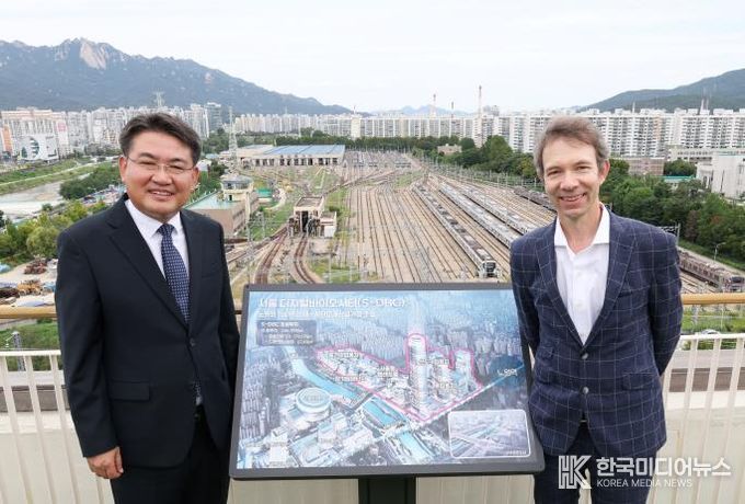 2025년 9월 노원구청 옥상)요하네스 회장과 오승록 노원구청장