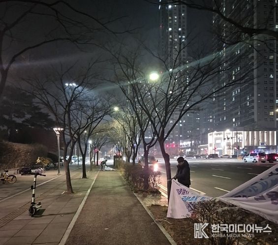 연수구, ‘집회 없는 현수막’ 야간 현장 점검으로 일제 정비