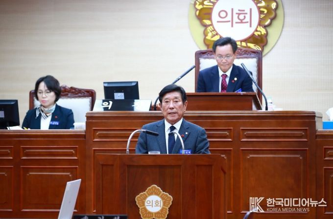 ‘제276회 곡성군의회 정례회’에서 시정연설을 하고 있는 조상래 곡성군수