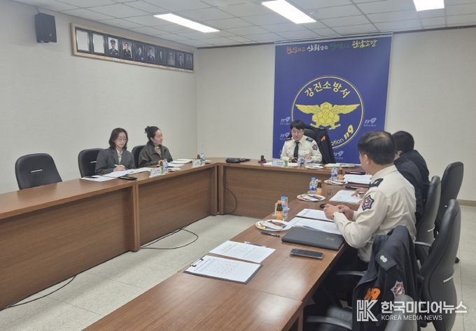 강진소방서, 주택화재 피해 주민에 생활안정자금 지원