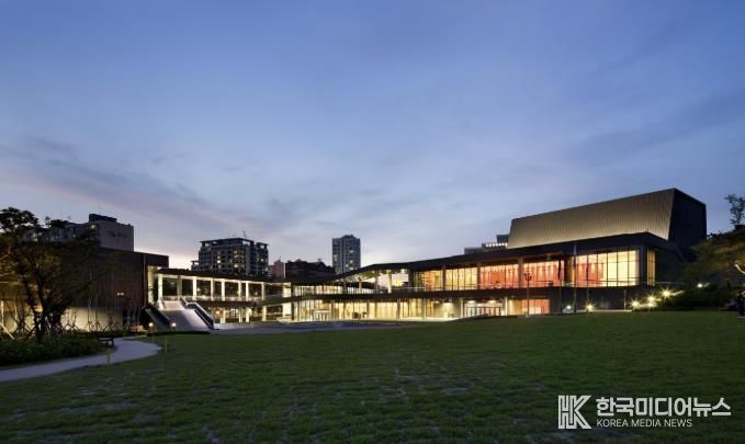 강동아트센터 전경