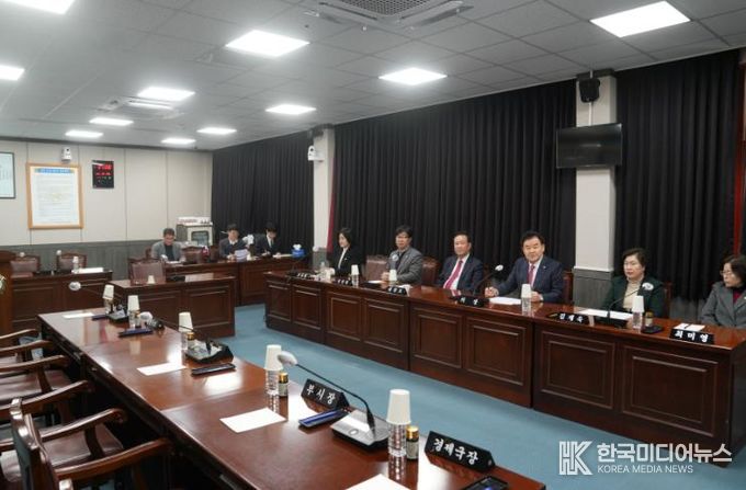 태백시의회 긴급 현안 간담회, 태백시장 불참으로 무산