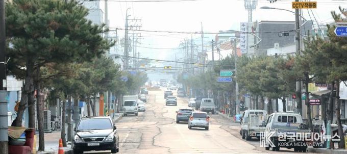 괴산 산막이시장 ‘그린뉴딜 지중화사업’ 일부 구간 준공...도심 미관·보행 안전 개선
