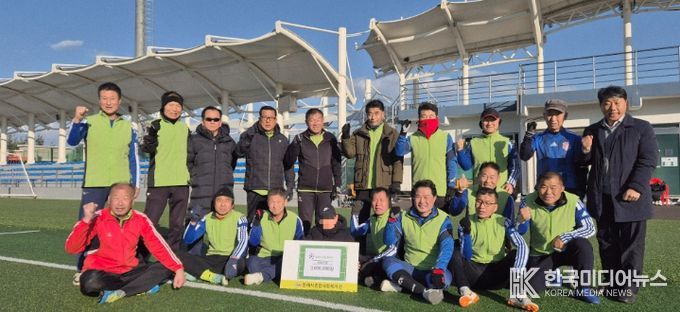 동해FC미르축구단, 지역 아동 예체능 지원 위해 후원금 300만 원 전달