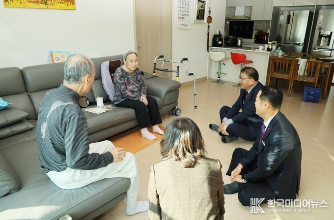 100세 이상 어르신 가정 방문