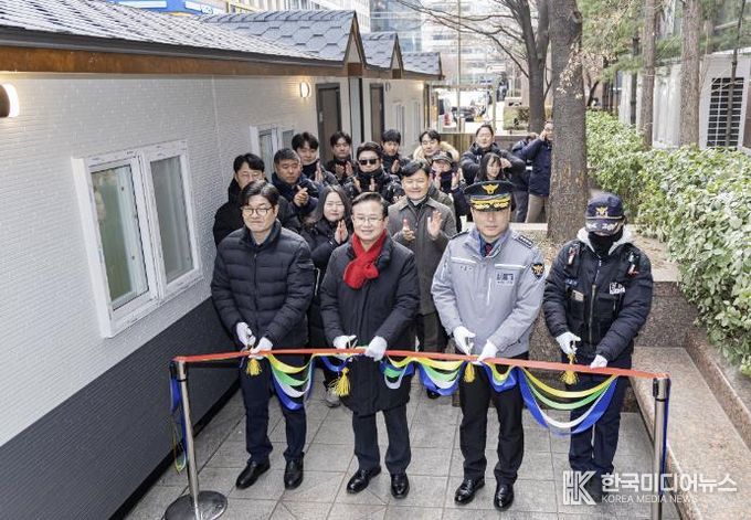 여의도 경찰초소 개장식에 참석한 최호권 영등포구청장