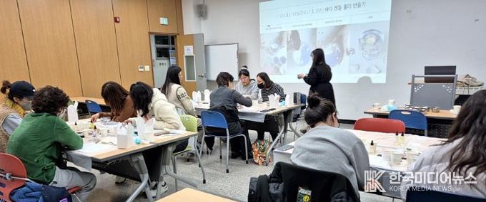 함안군립 칠원도서관 1월 일일 강좌 ‘바다캔들 만들기’ 성료