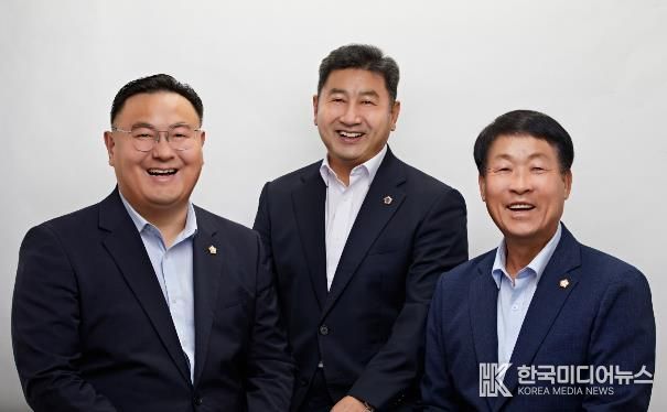 (왼) 최원석 시의원, 최정훈 전남도의원, 최원석 목포시의원