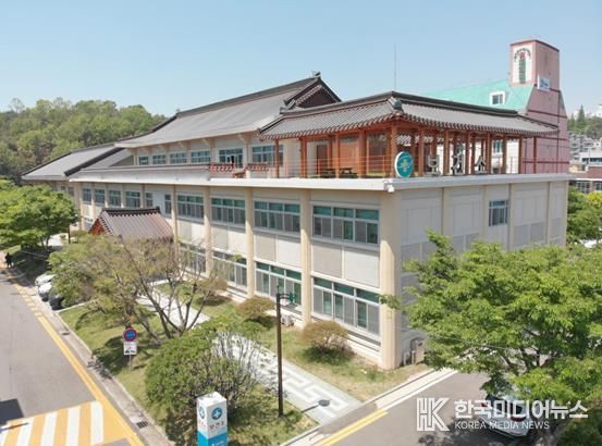 여수시는 시민들이 응급상황 발생 시 신속하고 정확하게 대응할 수 있도록 2월부터 전 시민을 대상으로 ‘2026년 심폐소생술 교육 운영’을 시작한다.