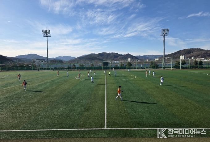 보성군, 2026년 동계 전지훈련지 최적지로 부상_보성군에서 5개의 축구팀이 전지 훈련을 하고 있다