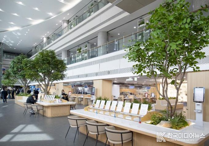 용산구, '야간 민원실' 운영…퇴근 후에도 서류 발급 가능