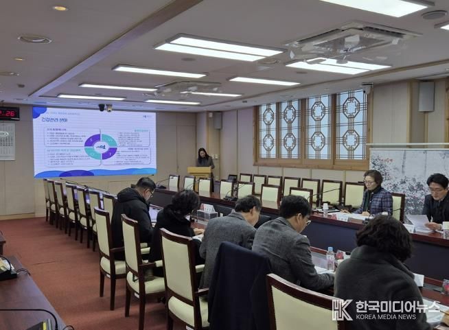 지난 28일, 신안군 통합지원협의체 회의를 개최했다.