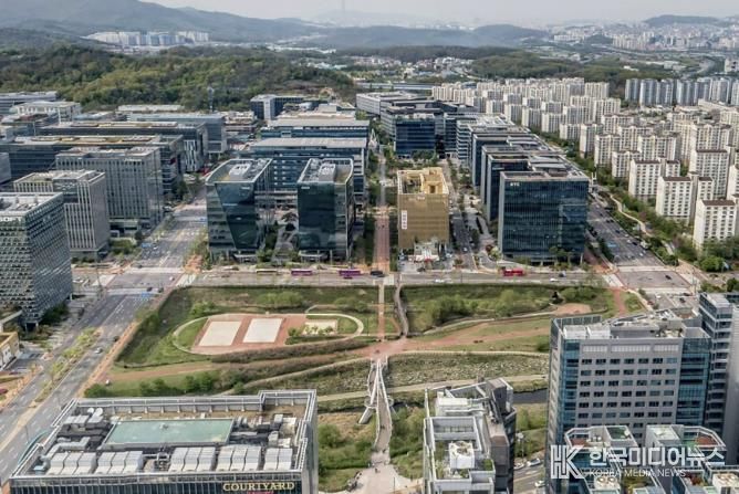 성남시 판교 봇들저류지 전경