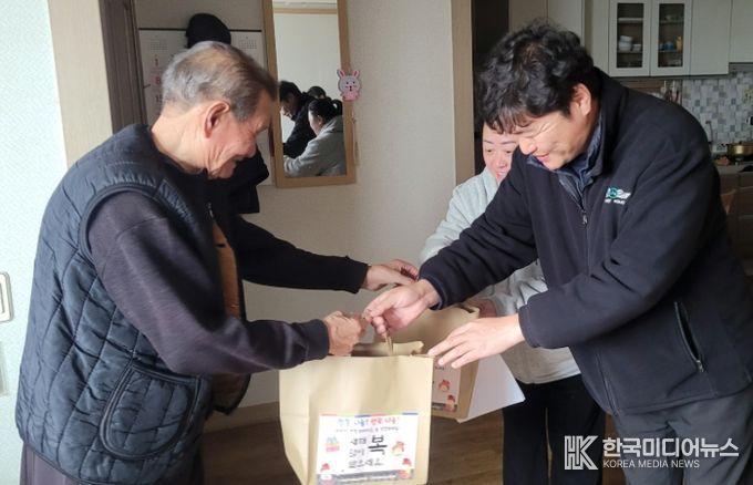 옹진군 백령면지역사회보장협의체, 설 명절 사랑 나눔 떡·간식 나눔
