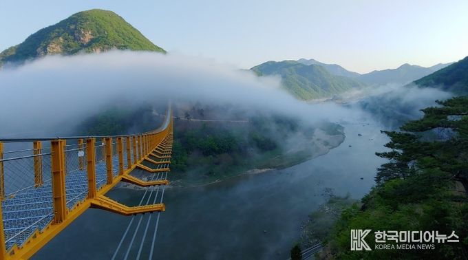 월영산 출렁다리