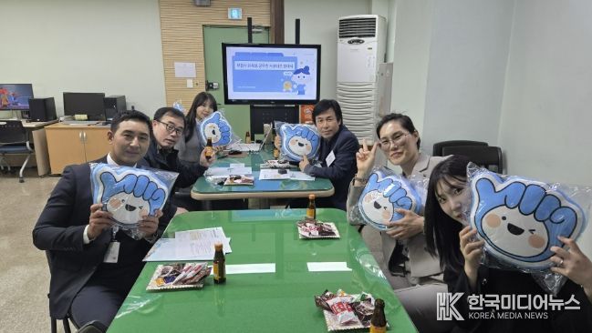 ‘부천시 유튜브 공무원 서포터즈 2기’가 부천시청 스튜디오에서 첫 회의를 열었다.