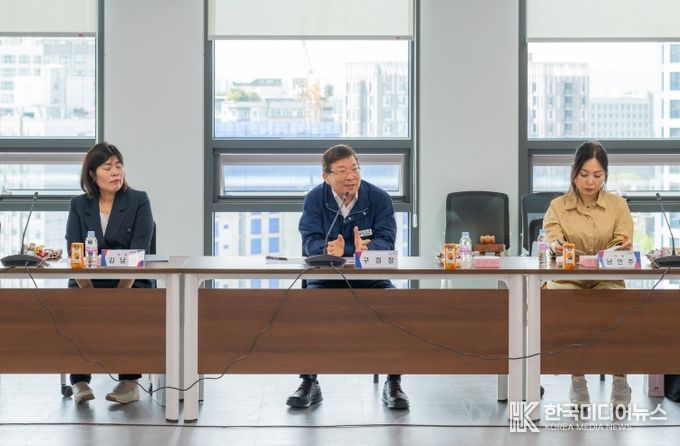 주민참여예산위원회 신규위원 위촉식에 참석해 말씀중인 김경호 광진구청장