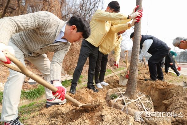 식목일 나무심기 행사
